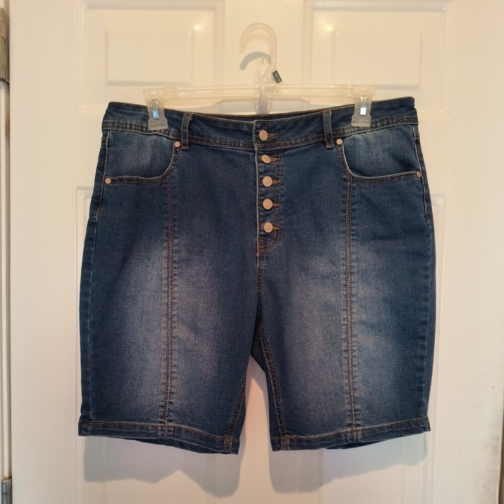 Cato High-rise 16 Jean Shorts with 5 button fly LNC